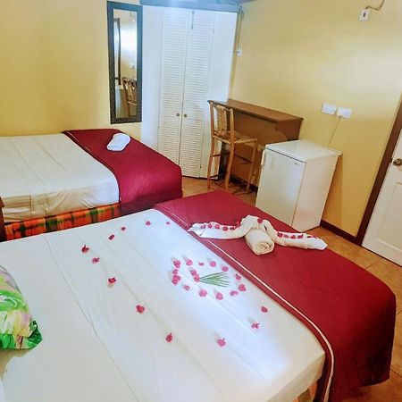 Sunset Lane Hotel Laborie Стая снимка