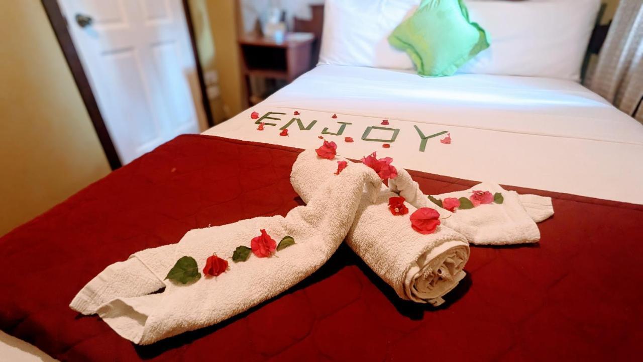 Sunset Lane Hotel Laborie Стая снимка
