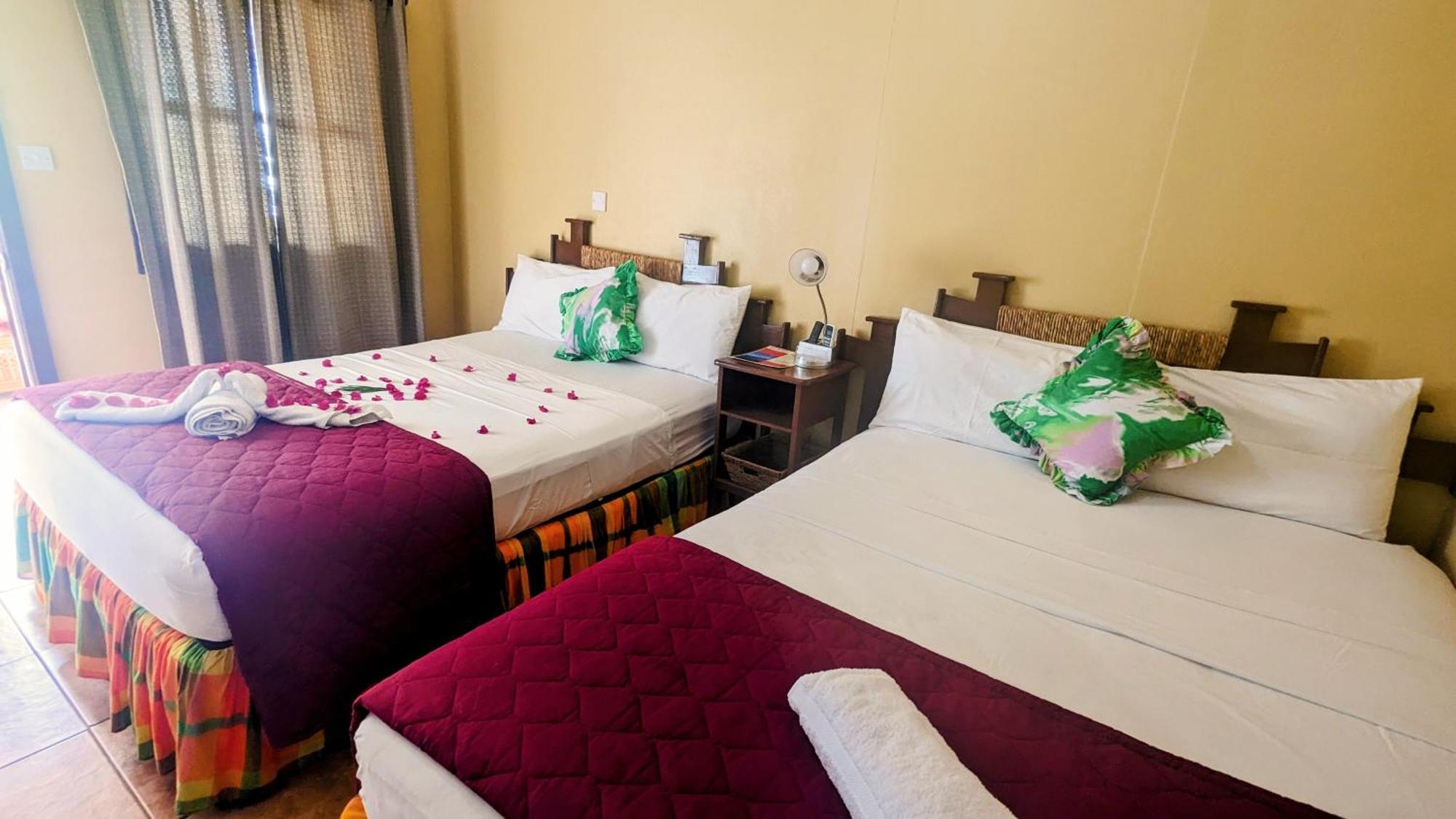 Sunset Lane Hotel Laborie Стая снимка