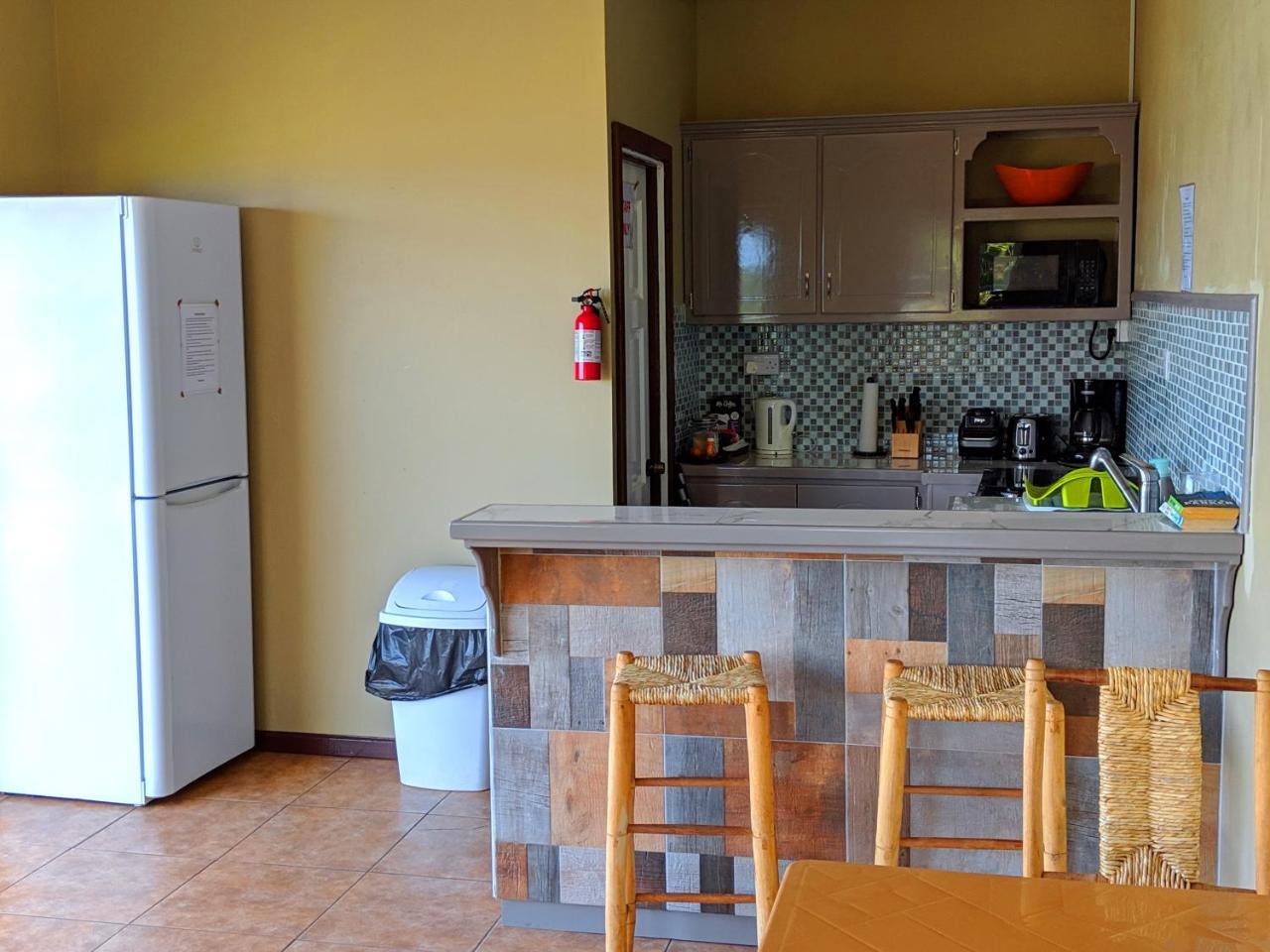 Sunset Lane Hotel Laborie Екстериор снимка
